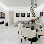 Lb - Luna Luxury