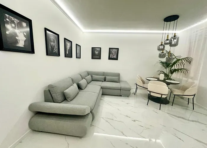 Lb - Luna Luxury بيرغامو